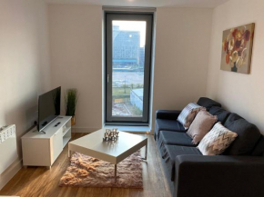 1 bedroom lovely apartment in Salford quays free street parking subject to availability